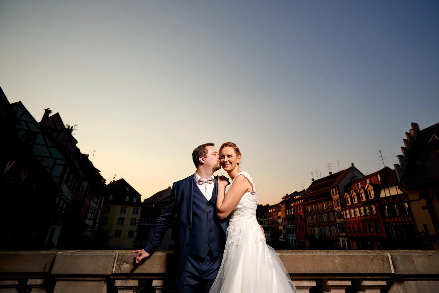 photo couple mariage day after romantique strasbourg petite france cathedrale dites cheese 013